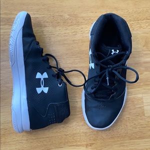 Black Under Armour basketball shoes